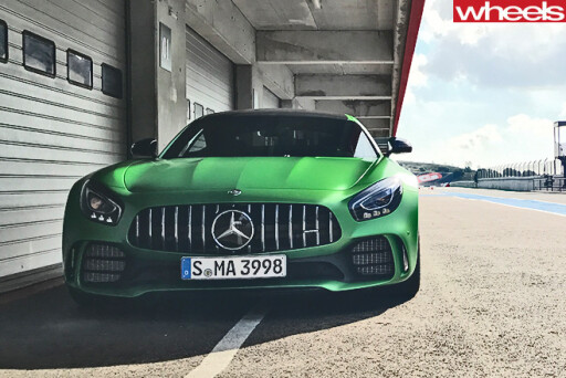 Mercedes -AMG-GT-R