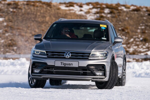 Volkswagen Tiguan snow