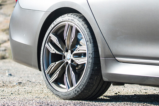 2017-BMW-M760Li wheels