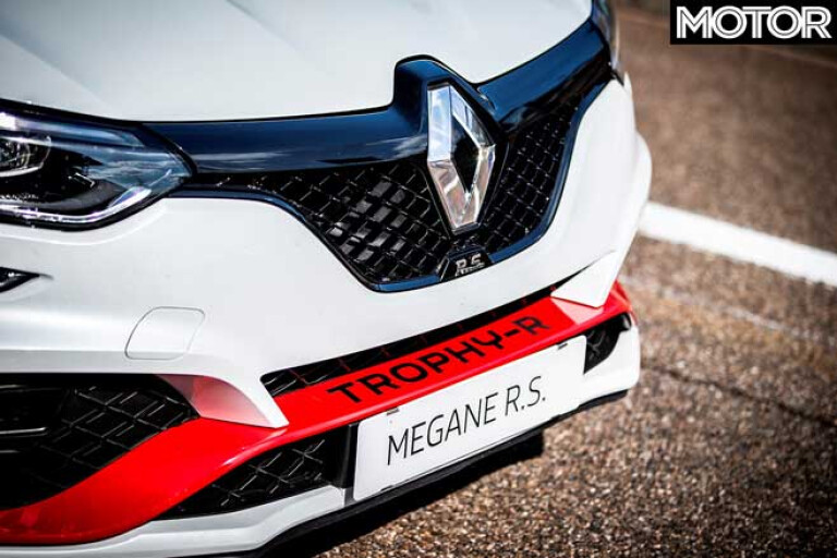 2020 Renault Megane RS Trophy-R front air dam