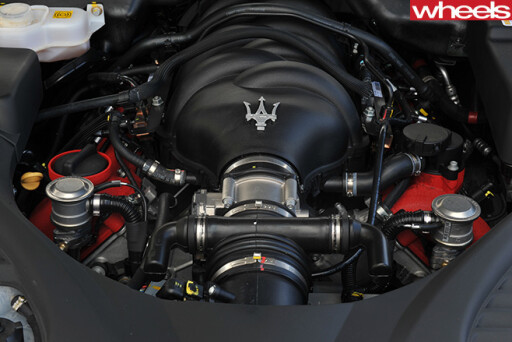 Maserati -Quattroporte -engine