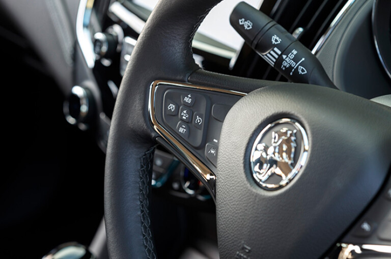 Holden Astra Sterring Wheel Controls Jpg