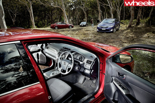 2012-Toyota -Aurion -interior