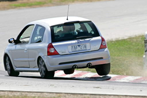 2005-Renault-Sport-Clio-Cup-rear.jpg