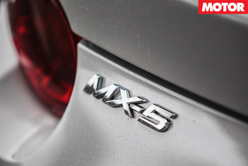 Mazda -MX-5-2.0-enters -the -Garage -1