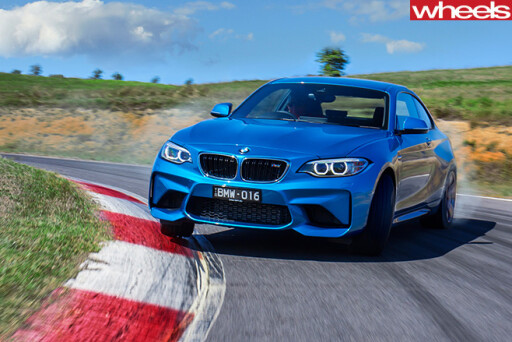 2016-BMW-M2-driving -front