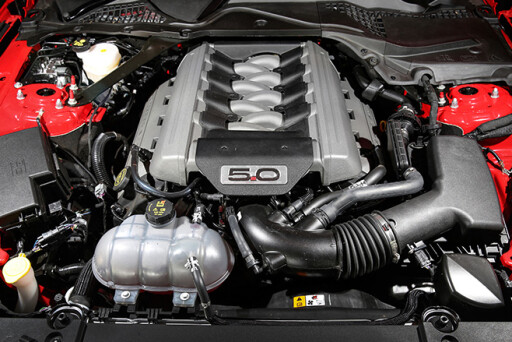 Mustang 5 litre V8 engine