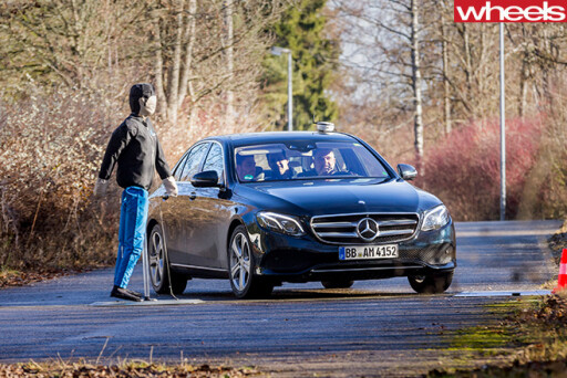 Mercedes -Benz -E-Class -autonomous -driving -swerving -to -avoid -pedestrian