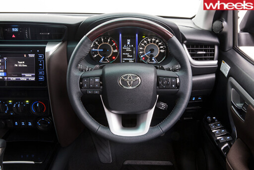 Toyota -Fortuner -steering -wheel