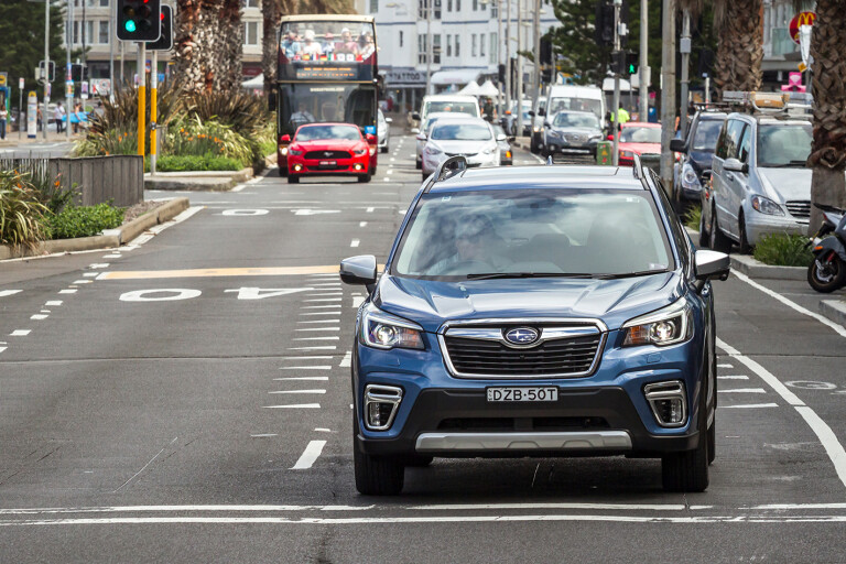 Subaru Forester 2.5i-S City Driving