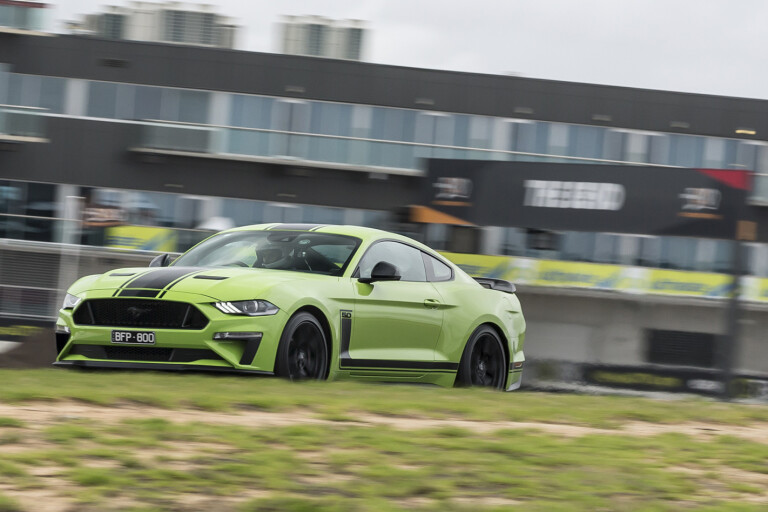 Ford Mustang R-Spec track test