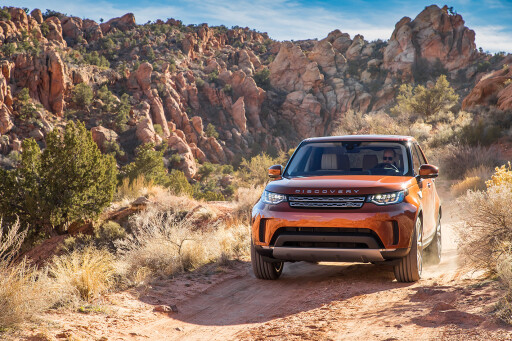2017 Land Rover Discovery front