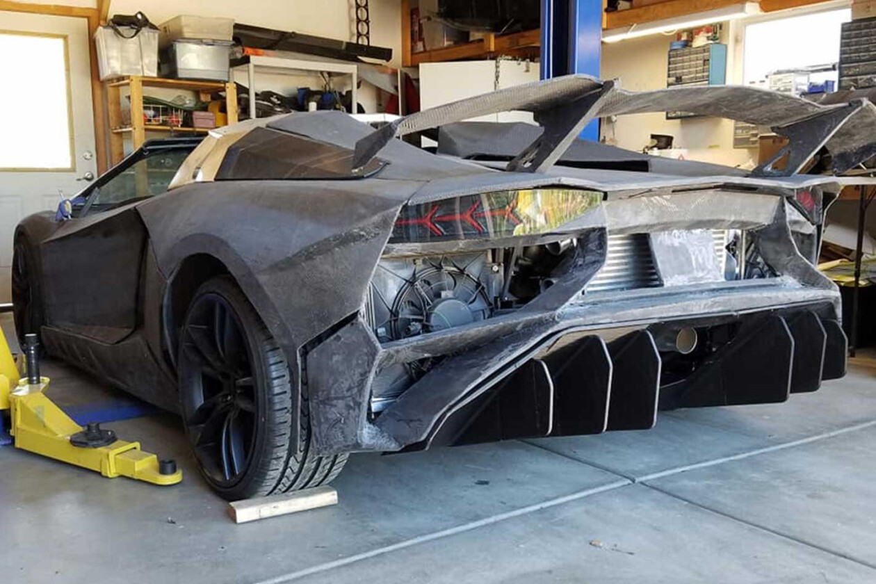 Physicist 3D-prints a Lamborghini Aventador in his own garage