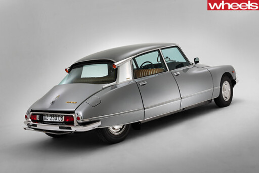 1955-Citroen -DS-rear -side