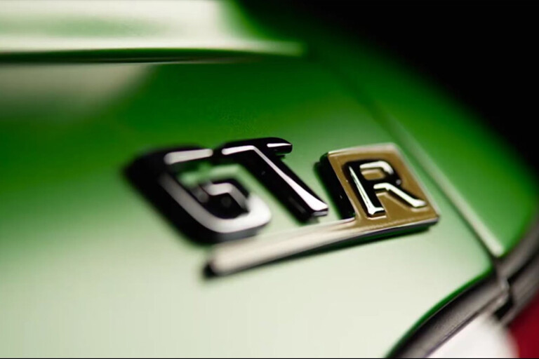 Official Mercedes-AMG GT R teased 