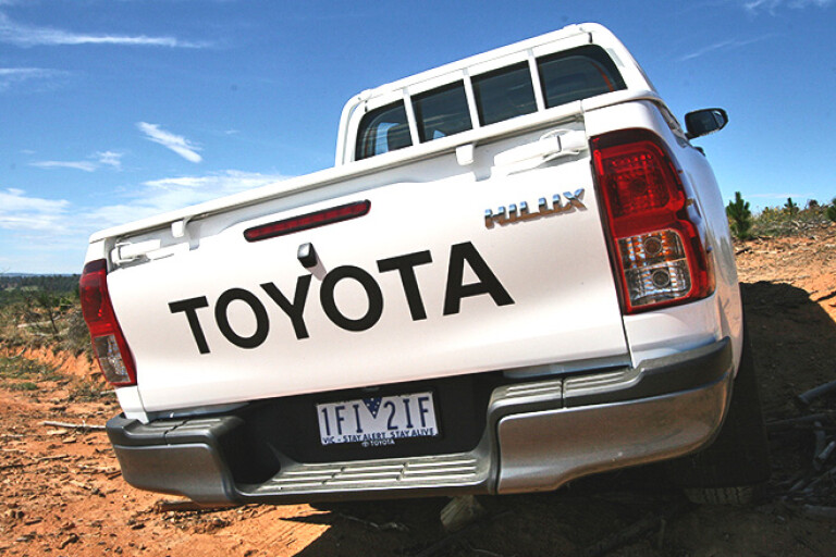 Toyota HiLux 4x4 Workmate rear