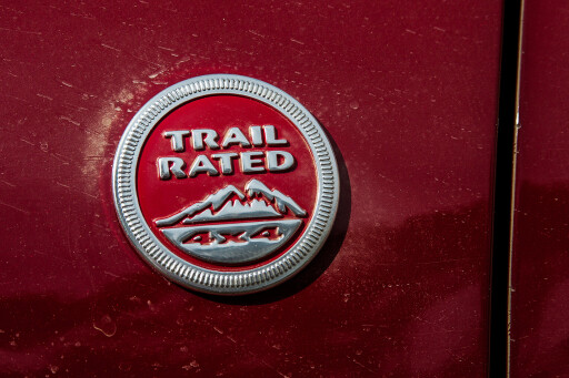 Jeep Grand Cherokee Trailhawk trail rated badge