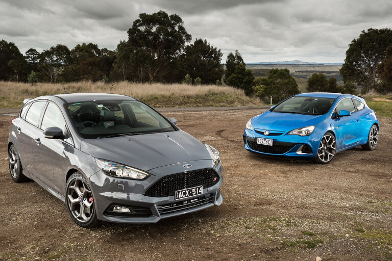 Ford Focus ST vs Holden Astra VXR 