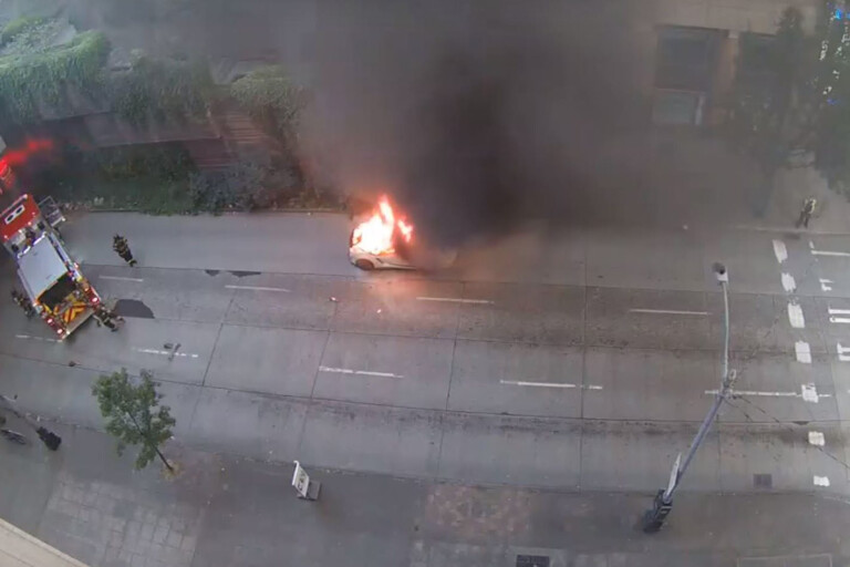 Lamborghini Gallardo bursts into flames