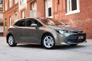 2019 Toyota Corolla Ascent Sport quick performance review