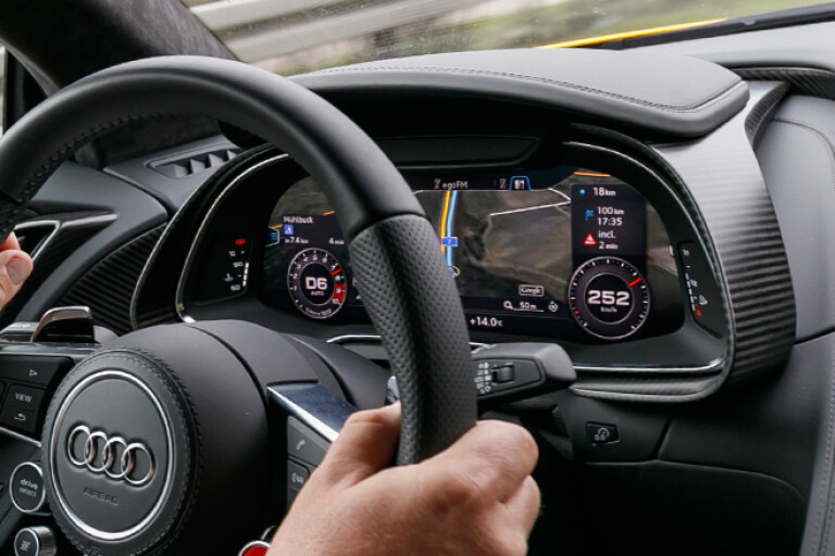 Audi R8 driving speedo