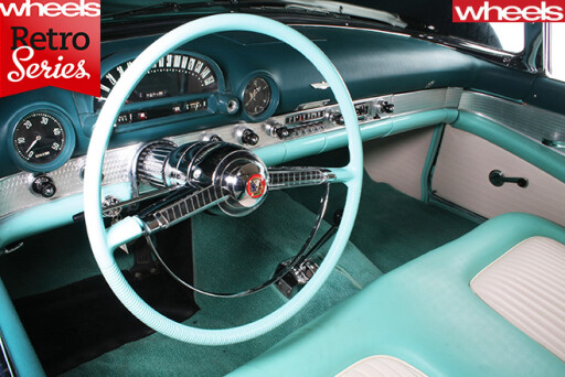 1954-Ford -Thunderbird -interior