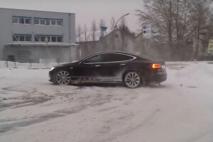 Tesla Model S snow donuts