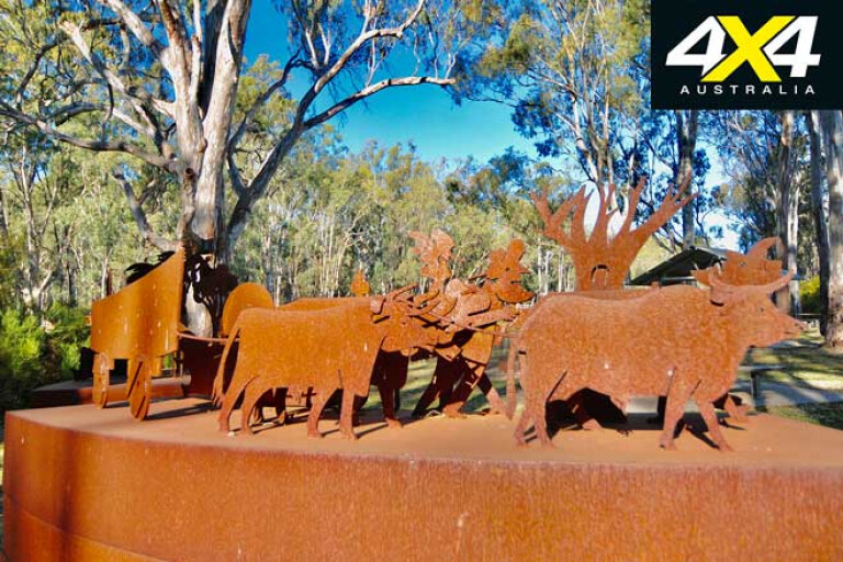 Exploring The Murray River NSW 4 X 4 Travel Guide Woodcutter Monument Jpg