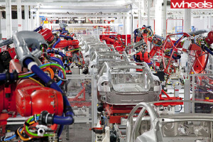 Robots -manufacturing -Teslas