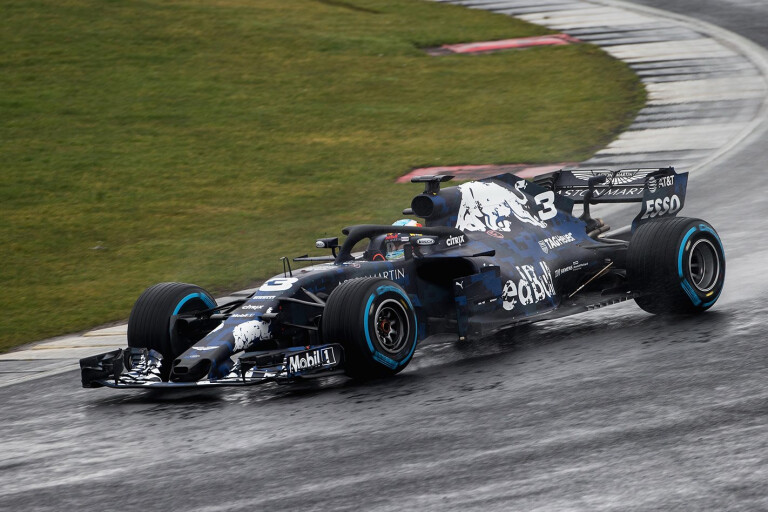 Daniel Ricciardos 2018 Formula 1 racer revealed