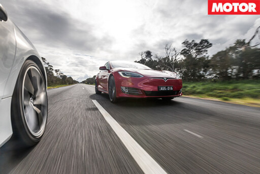 Tesla -P90D-vs -Audi -RS7-Performance -7