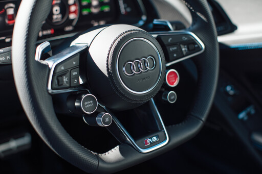 hybrid Audi TT and R8 Steering wheel