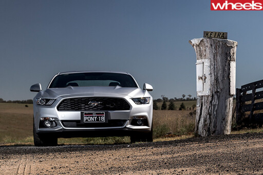 Ford -Mustang -front -silver