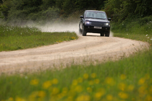 Armoured Range Rover offroading.jpg