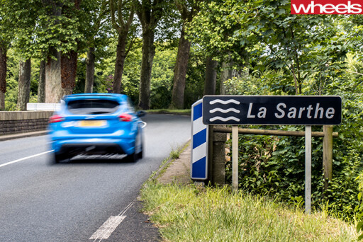 2016-Ford -Focus -RS-rear -driving -at -La -Sarthe