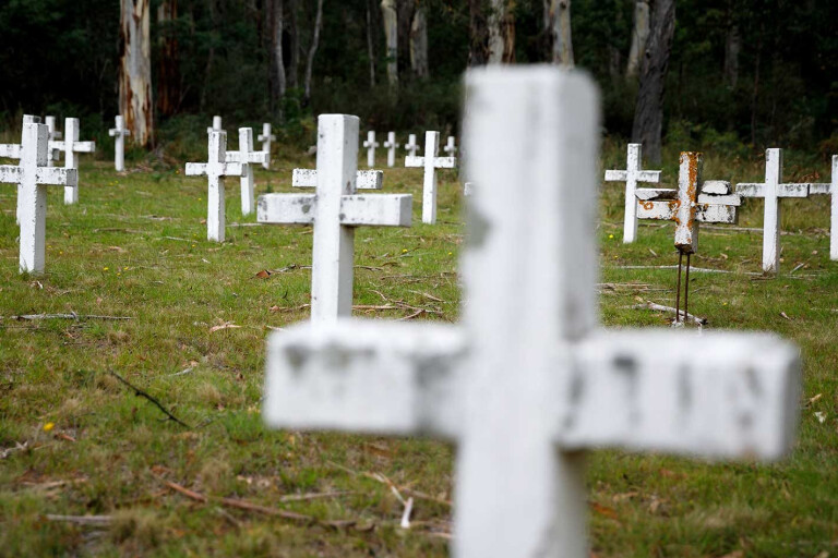 Finding Australia history in cemeteries