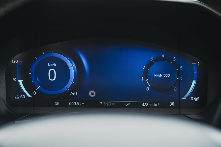 2021 Ford Escape Vignale AWD digital display