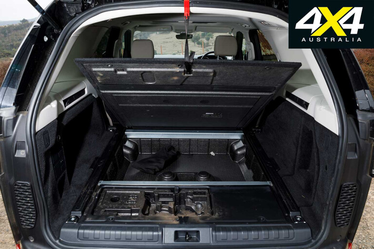 2019 Land Rover Discovery SD4 Boot Space