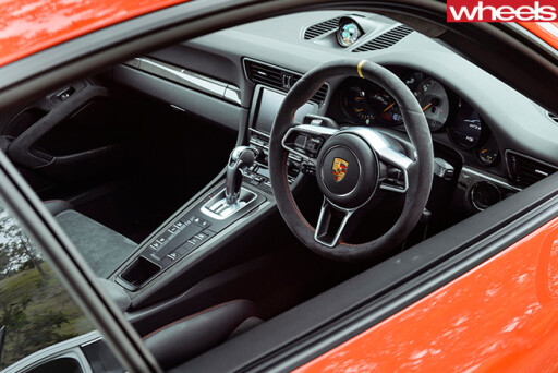 2016-Porsche -911-GT3-RS-orange -interior