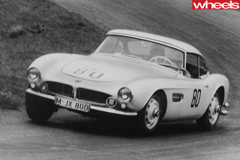 Classic -red -BMW-507-racing
