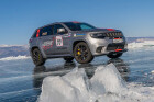 2019 Jeep Grand Cherokee Trackhawk SUV speed record on ice