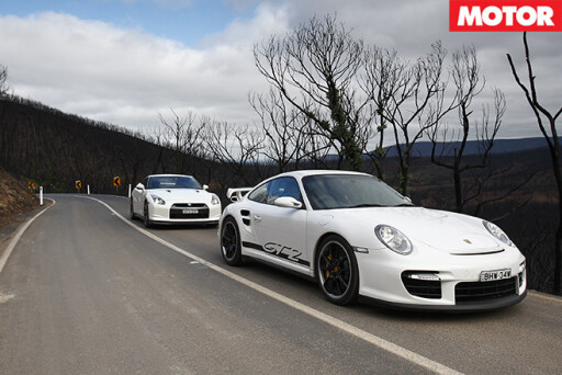 Nissan -GT-R-vs -Porsche -911-GT2-embed -2