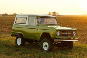 Gateway Bronco as-new 1966-77 Broncos under license Ford