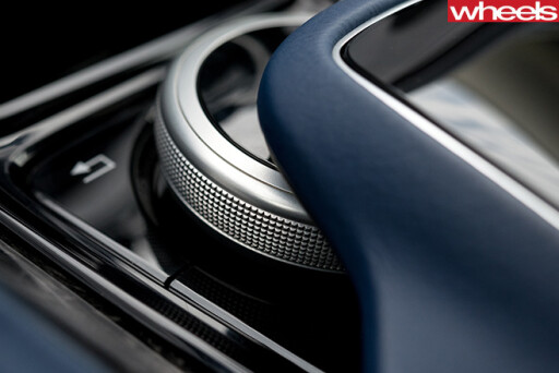 Aston -Martin -DB11-interior -dial