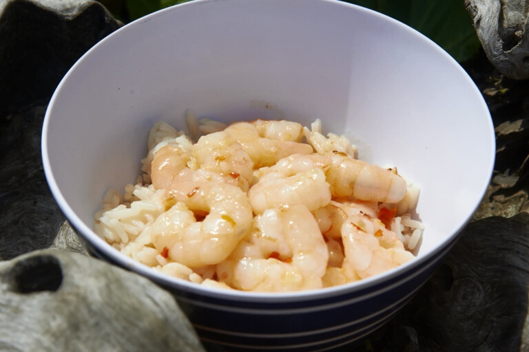 Bush cooking with Roothy: Sweet Chilli Coconut Prawn