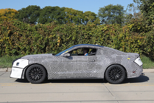 2017-Ford -Mustang -Spy -shot -side