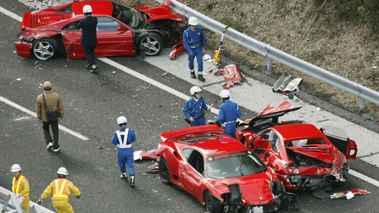 Eight Ferraris in Japanese car crash