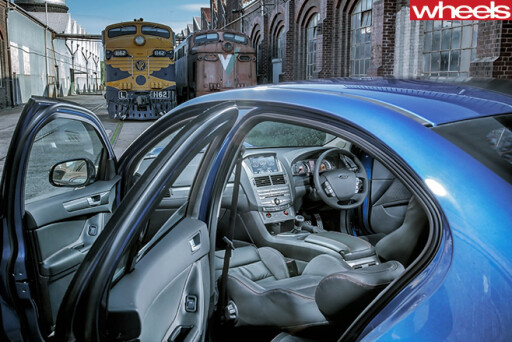 2014-Ford -Falcon -GT-F-interior