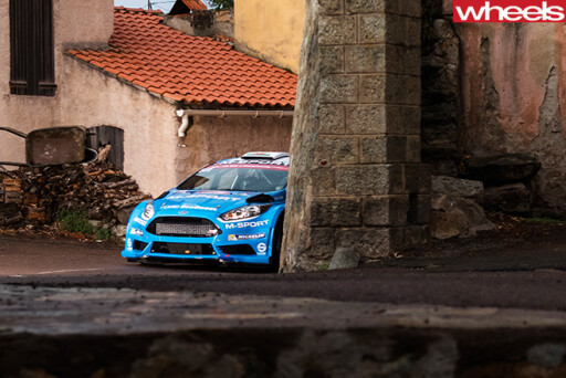 Ford -Focus -RS-rally -car