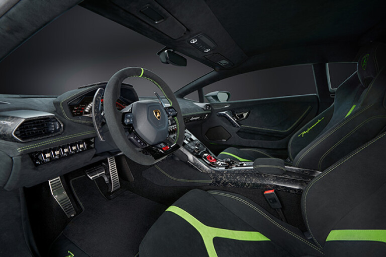 2017 Lamborghini Huracan Performante interior